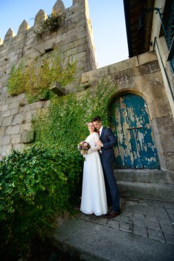 Arka planda düğün birkaç eski bir kapı