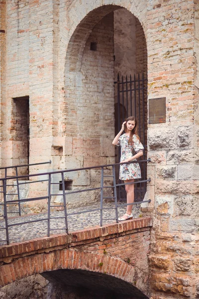 Retrato de uma menina em CastelI — Fotografia de Stock