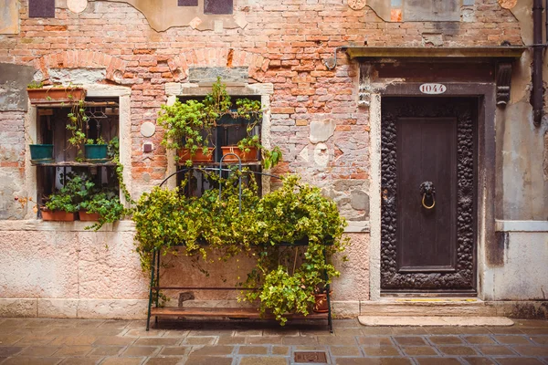 Rue étroite à Venise — Photo