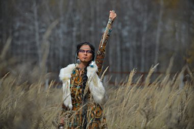 Amerika yerlileri tarzı güzel kız. 