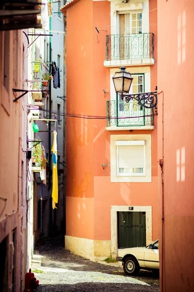 Cienkie domy w starym miastem, porto, Portugalia — Zdjęcie stockowe