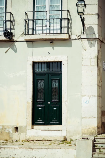 Case subțiri în centrul vechi, Porto, Portugalia — Fotografie, imagine de stoc