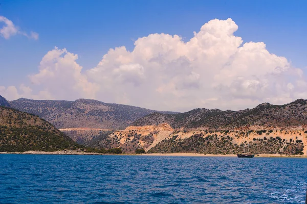 Türkiye'nin popüler tatil deniz kıyılarında — Stok fotoğraf