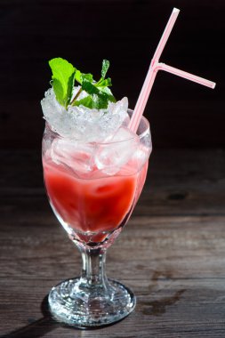 Çilek margarita kokteyl Çubuğu'nda