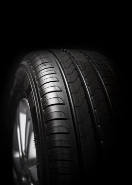 Araba lastik yakın çekim