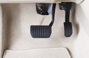 Fren ve gaz pedalı pedal