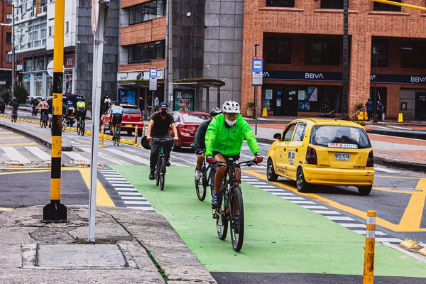 Carrera Septima Viktigaste Avenyerna Staden Bogot Med Cykelväg Där Cyklister Stockbild