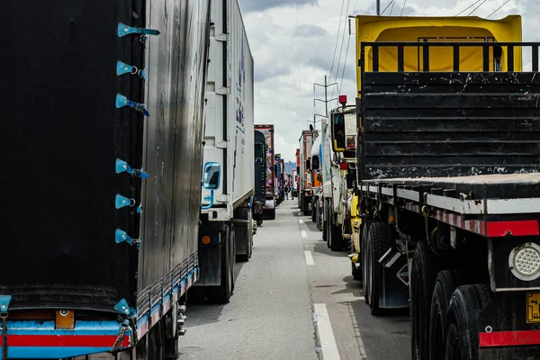 Blockad Grund Protester Från Lastbilschaufförer Calle Autopista Medelln Höjden Sibirien Royaltyfria Stockbilder