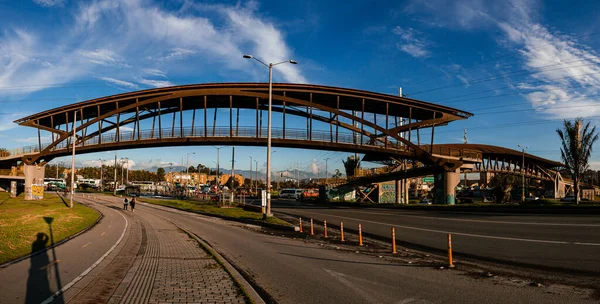 Most Guadua Jeny Garzon Pěší Most Guadua Přes Calle Bogota — Stock fotografie