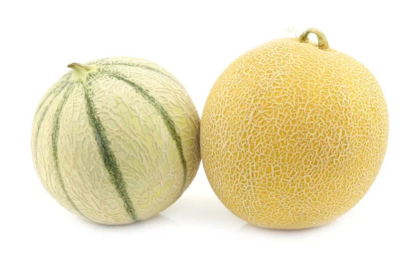 Fresh galia melon and a cantaloupe melon — Stock Photo, Image