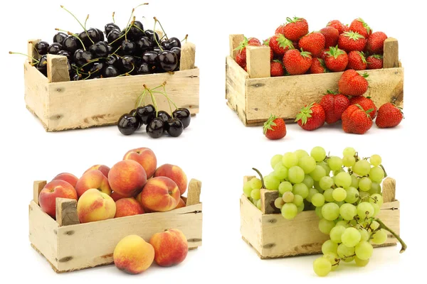 Fresh White Seedless Grapes Vine Cherries Strawberries Peaches Wooden Crate — Stock Photo, Image