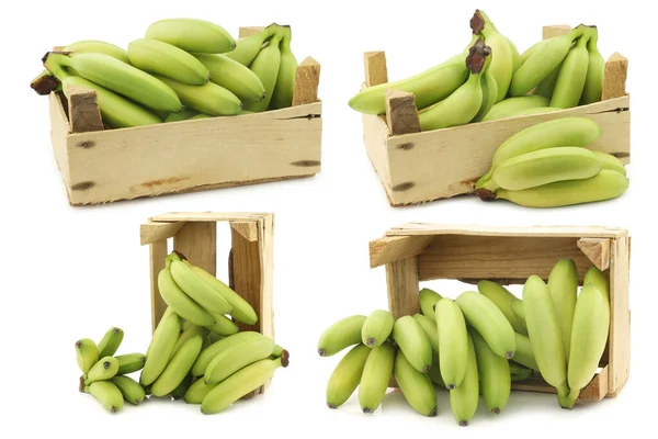 Small Green Snack Bananas Wooden Crate White Background — Stock Photo, Image