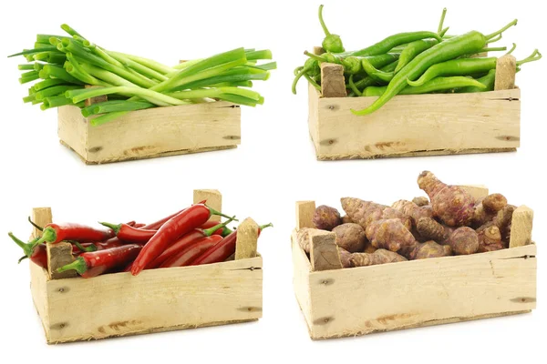 Verduras Frescas Para Cocinar Una Caja Madera Sobre Fondo Blanco —  Fotos de Stock