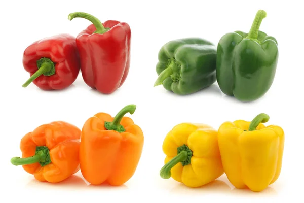 Kleurrijke Mix Van Paprika Capsicum Een Witte Achtergrond — Stockfoto