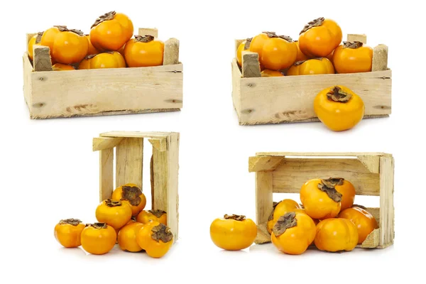 Vers Kaki Fruit Een Gesneden Een Houten Krat Een Witte — Stockfoto