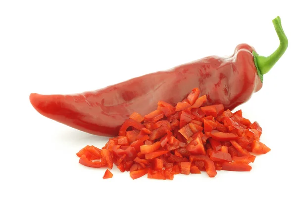 Peperoncino dolce rosso fresco (peperone) e pezzi tagliati — Foto Stock