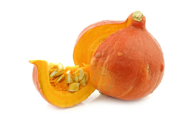 Zucca arancione tagliata aperta — Foto Stock