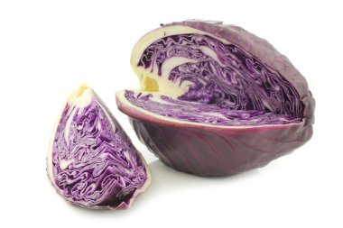 Taze hasat kırmızı sivri lahana