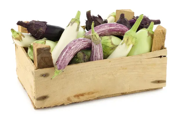 Friss vegyes aubergines(Cucurbita pepo) és vágott egy — Stock Fotó