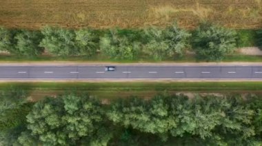 Şehirlerarası Karayolu Tarımsal Arazide Sürücü Arabalar Hava Görünümlü