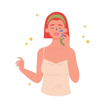 Yüz Gua Sha masajı. Yüzünde yeşim taşı olan kadın. 