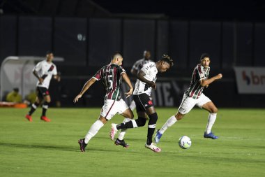 Rio, Brezilya - 13 Aralık 2020: Gustavo Torres ve Michel Araujo oyuncuları Vasco 1 ve 1 Fluminense arasında Sao Januario Stadyumu 'nda Brezilya Şampiyonası' nda oynuyorlar.