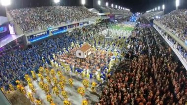 Rio, Brezilya - 24 Şubat 2020: Samba okulu Unidos da Tijuca 'nın Marques de Sapucai Sambodromo' da geçit töreni