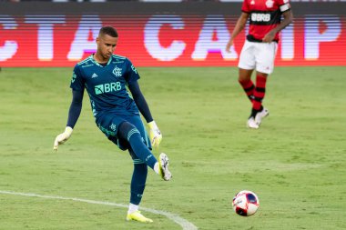 Rio, Brezilya - 14 Mart 2021: Gabriel Batista Maracana Stadyumu 'nda Carioca Şampiyonası' nda oynanan Flamengo v Fluminense maçında kaleci