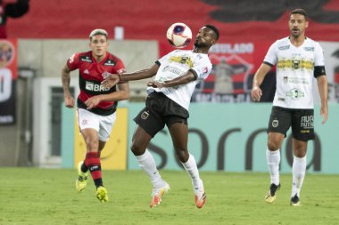 Rio, Brezilya - 24 Nisan 2021: Bruno Barra, Maracana Stadyumu 'nda Carioca Şampiyonası' nda Flamengo ve Volta Redonda arasında oynanan karşılaşmada