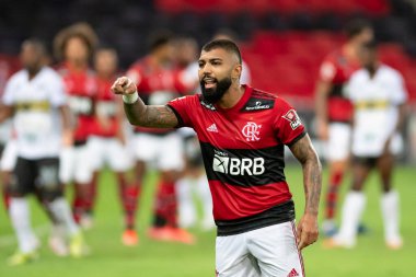 Rio, Brezilya - 24 Nisan 2021: Gabriel Barbosa (Gabigol) Maracana Stadyumu 'nda Carioca Şampiyonası' nda Flamengo-Volta Redonda maçı