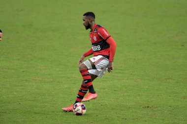 Rio, Brezilya - 22 Mayıs 2021: Maracana Stadyumu 'nda oynanan final Carioca Şampiyonası' nda Flamengo ve Fluminense arasındaki maçta Gerson oyuncusu