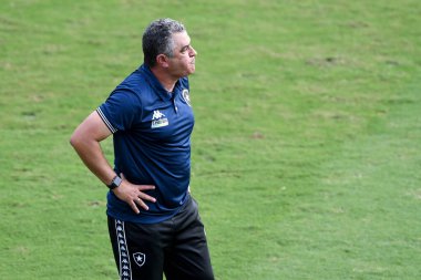 Rio, Brezilya - 22 Mayıs 2021: Marcelo Chamusca antrenörü Vasco ile Botafogo arasında Sao Januario Stadyumu 'nda oynanan final Rio Kupası maçında