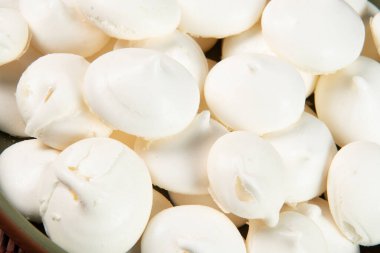 Brezilya 'da yapılan tipik bir fırın iç çekişi. Yumurta beyazından ve şekerden yapılmış.