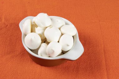 Brezilya 'da yapılan tipik bir fırın iç çekişi. Yumurta beyazından ve şekerden yapılmış.