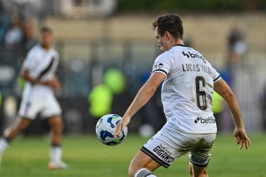 Rio, Brezilya - Ekim 2025: Lucas Piton22, Sao Januario Stadyumu 'nda oynanan Vasco x Vitoria maçında Brezilya Şampiyonası' nın 27.