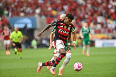 Rio, Brezilya - 19 Ekim 2025: Flamengo 3 x 2 Palmeiras arasındaki maçta Emerson Royal oyuncusu Maracana Stadyumu 'nda düzenlenen Brezilya Şampiyonası' nın 29.