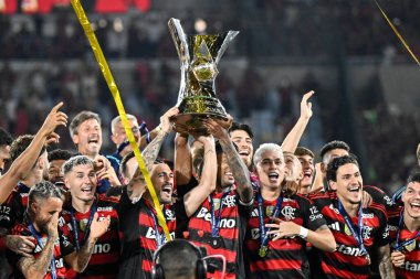 Rio, Brezilya - 3 Aralık 2025: Flamengo şampiyonluk kupasını aldı. Maracana Stadyumu 'nda oynanan maçta Flamengo x Ceara ile Brezilya Şampiyonası' nın 37. turu arasında