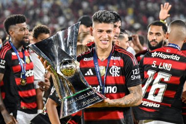 Rio, Brezilya - 3 Aralık 2025: Flamengo şampiyonluk kupasını aldı. Maracana Stadyumu 'nda oynanan maçta Flamengo x Ceara ile Brezilya Şampiyonası' nın 37. turu arasında. Carrascal