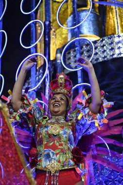 Rio de Janeiro, Brezilya - 13 Şubat 2026: Rio Karnavalı sırasında Sambadrome Marques de Sapucai 'deki Inocentes de Belford Roxo samba okulu üyeleri