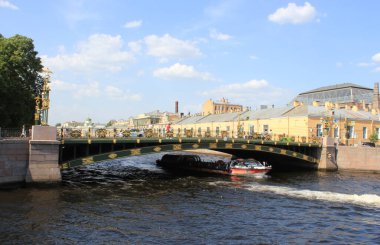 Fontanka 'dan Panteleimon Köprüsü manzarası. Saint Petersburg, Rusya 