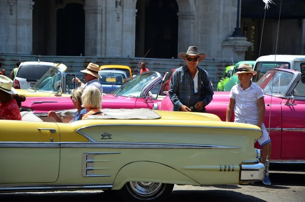 Stará americká auta v Havana Kuba — Stock fotografie