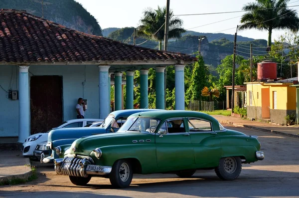 Piękne samochody Kuby, Viňales — Zdjęcie stockowe
