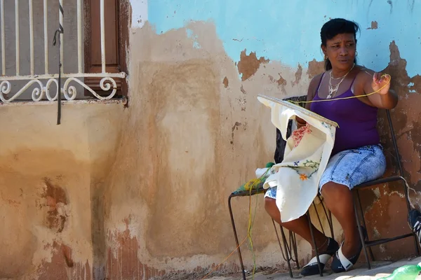 Working on the streets of Trinidad — Stock Photo, Image