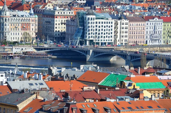 Röda hustaken i Prag — Stockfoto