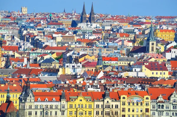 Röda hustaken i Prag — Stockfoto
