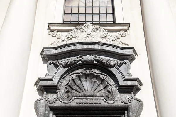 Detalles del portal de la Iglesia en Skalka, Cracovia, Polonia —  Fotos de Stock