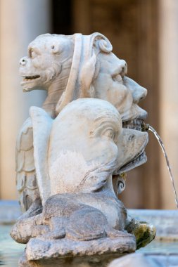 Pantheon Çeşmesi Piazza della Rotonda 'da Pantheon tapınağının önünde, Roma, İtalya