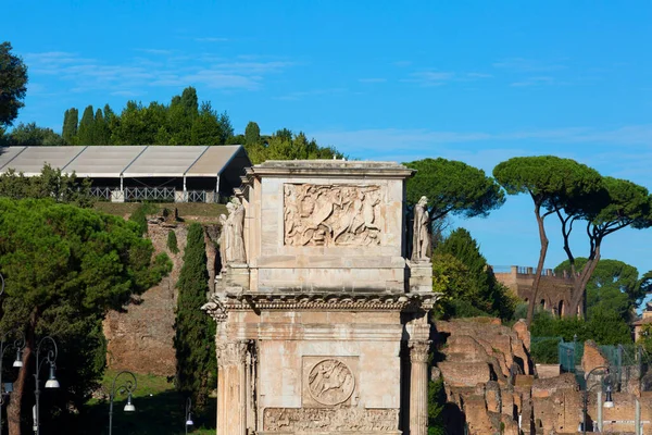 4世紀コンスタンティンのアーチ Arco Costantino コロッセオの隣 屋根裏部屋の詳細 ローマ イタリア — ストック写真