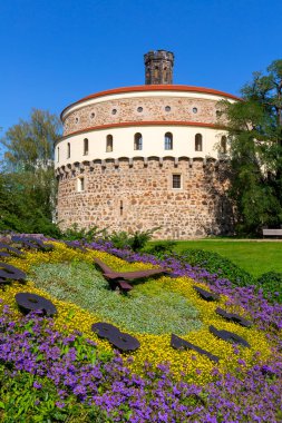 Goerlitz, Almanya - 22 Eylül 2020: Kaisertrutz Bastion, Kültür Tarihi Müzesi (Kulturhistorisches Museum), Demiani Meydanı (Demianiplatz Meydanı))