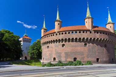 Barbican ve St.Florian's Gate civarındaki Cracow - Polonya